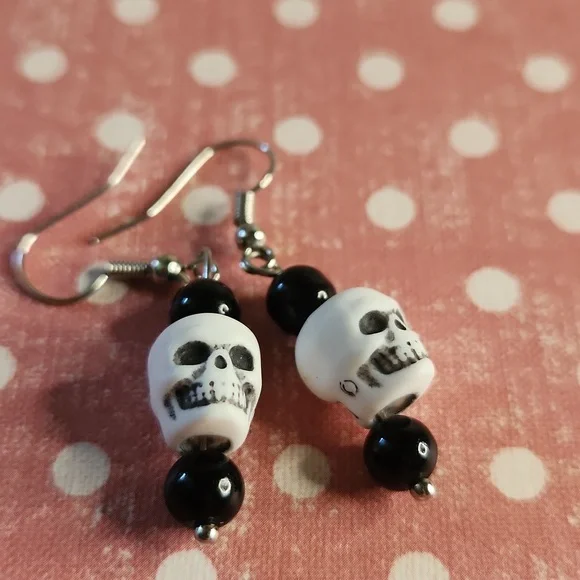 Skull earrings  sp13 - Picture 2 of 3